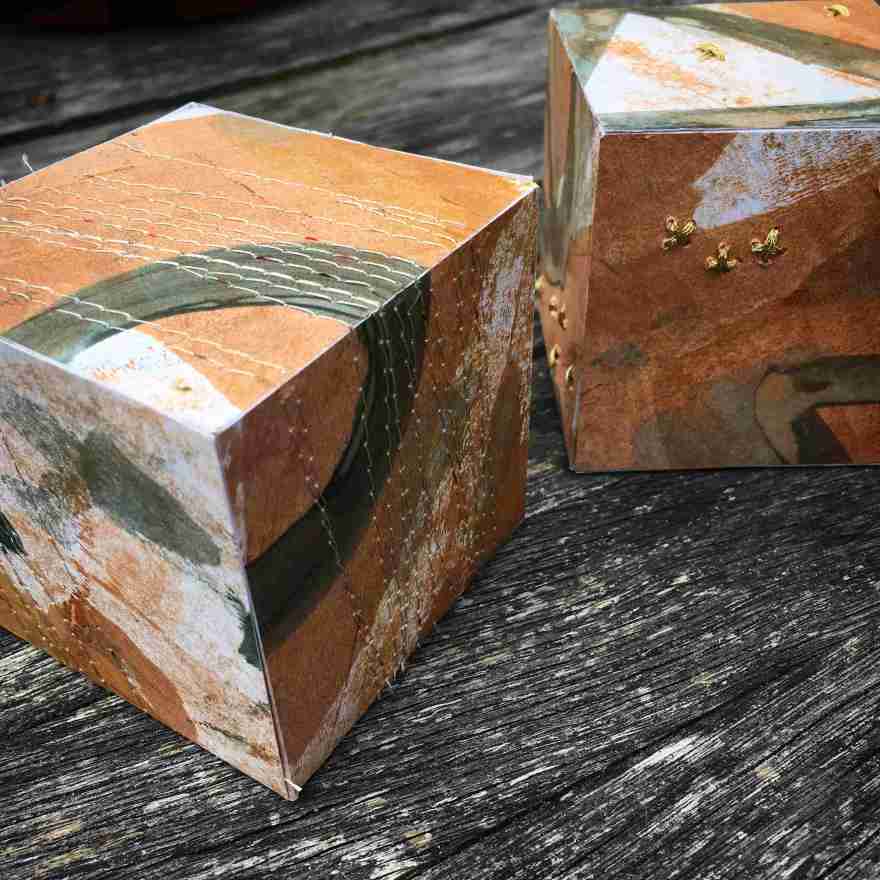 Three-dimensional embroidered monoprint